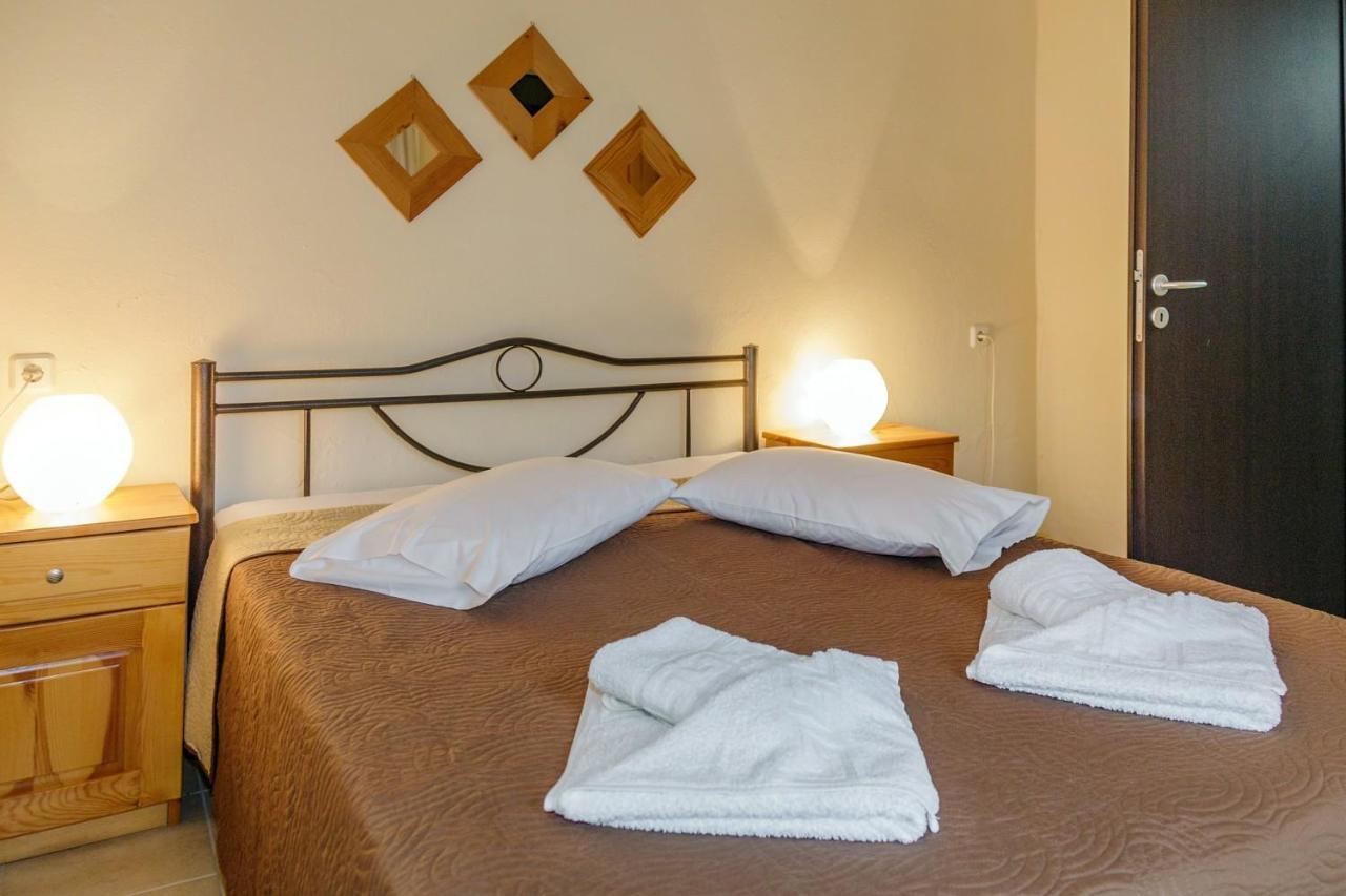 Maria - Pavlos Studios And Apartments Vourvourou Exteriör bild
